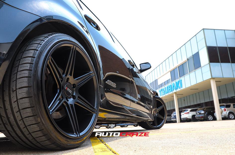HOLDEN-COMMODORE-PRISIM-SATIN-BLACK